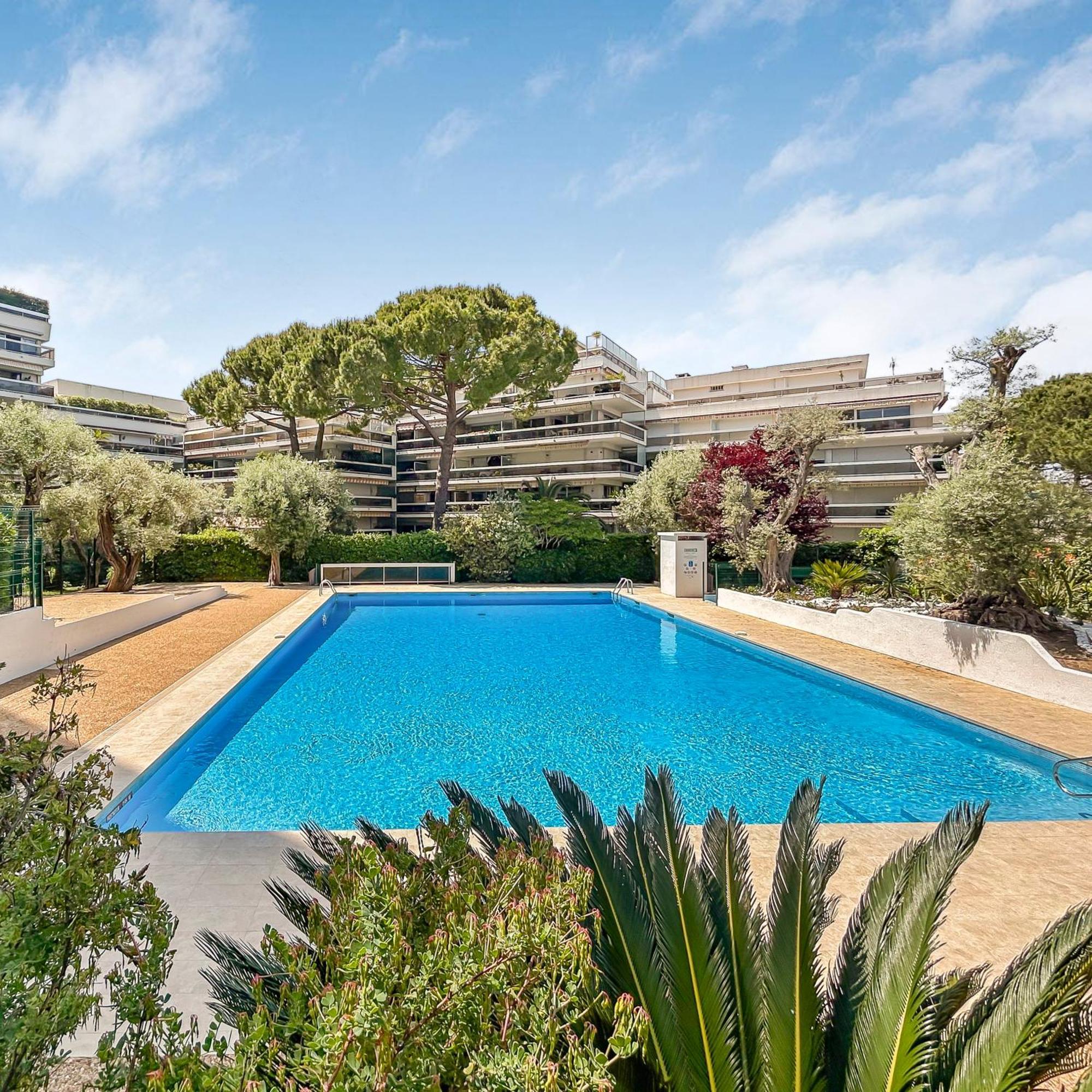 Joli Studio 4Pers Piscine Tout Confort Juan-les-Pins Eksteriør bilde