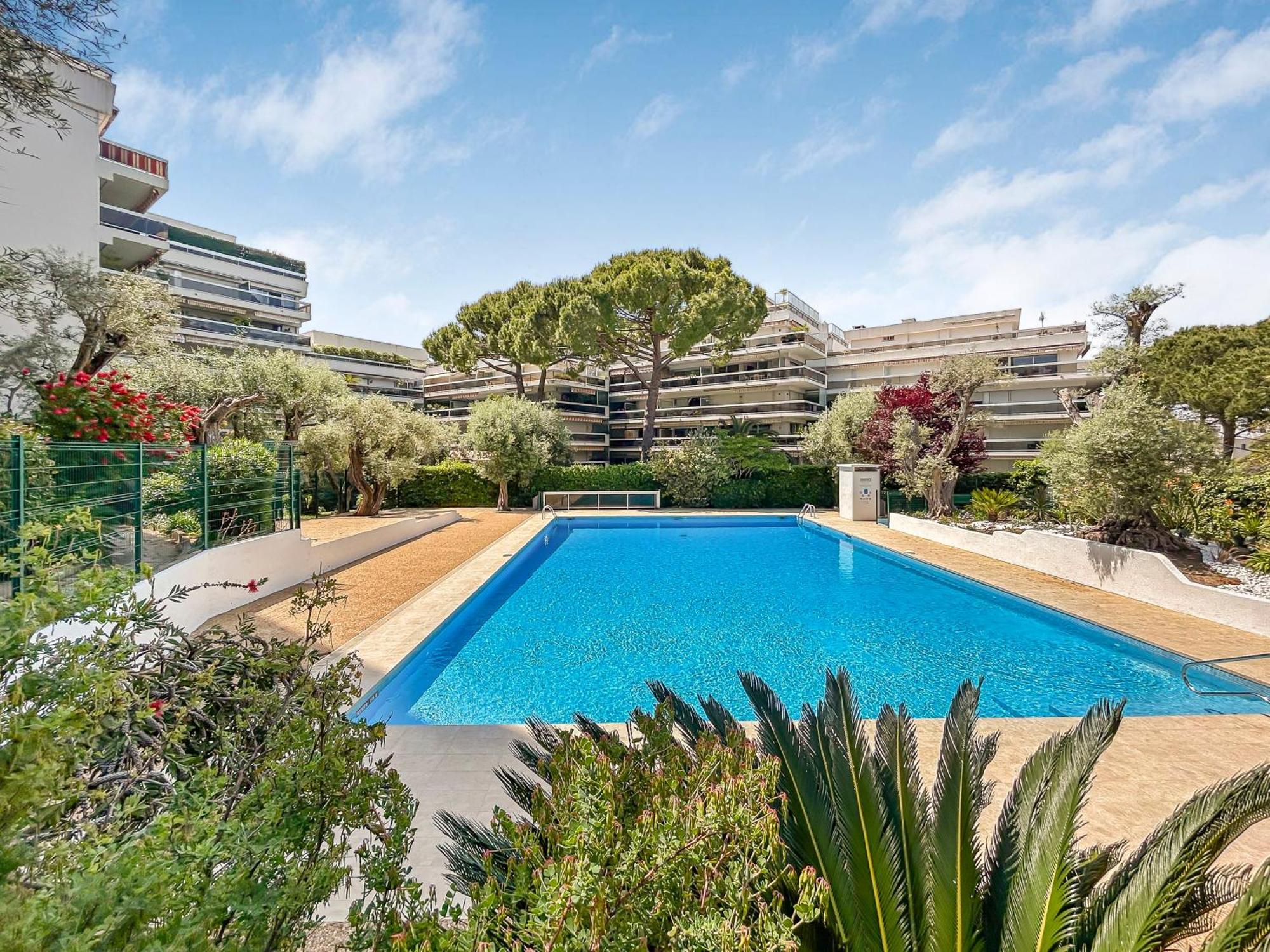 Joli Studio 4Pers Piscine Tout Confort Juan-les-Pins Eksteriør bilde