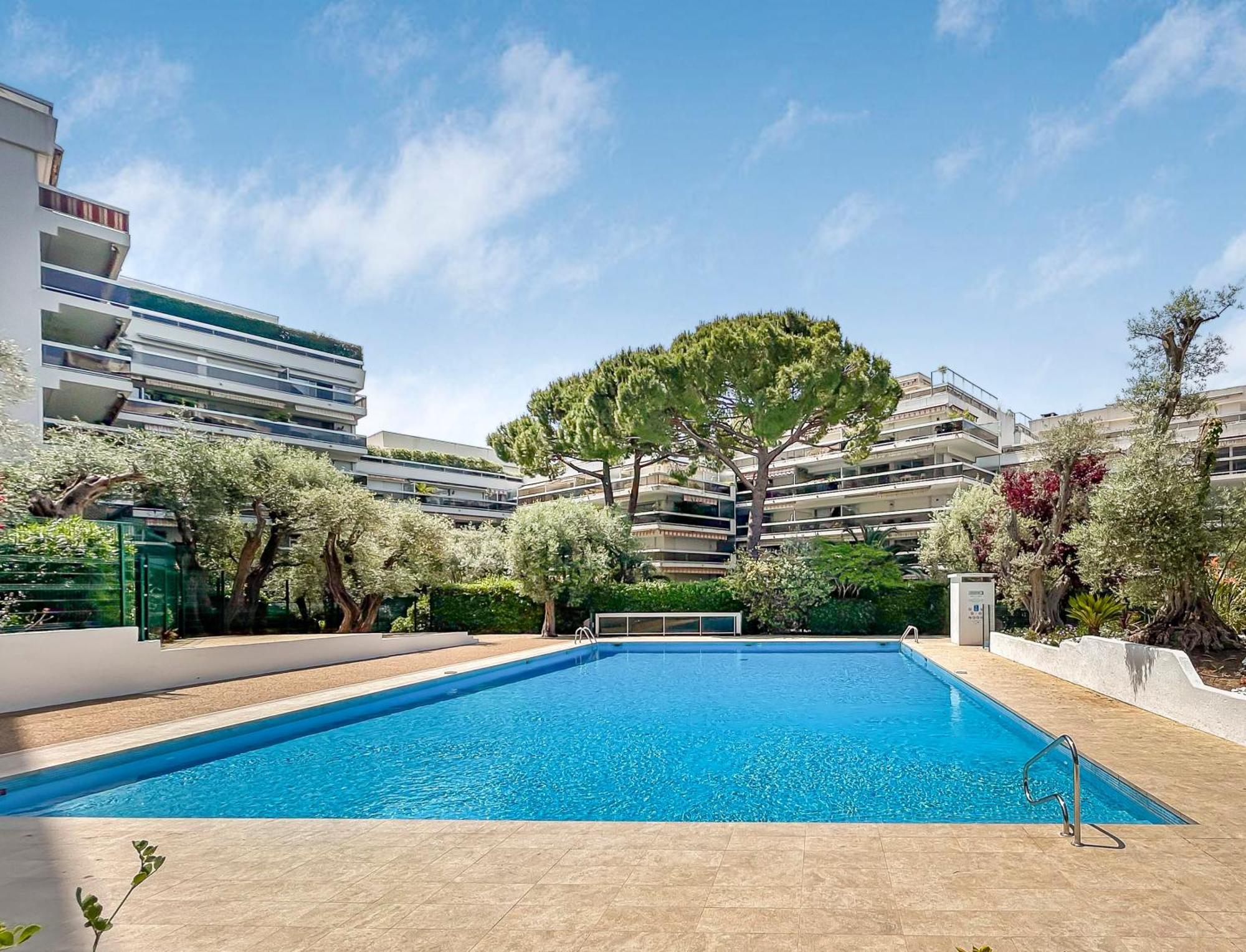 Joli Studio 4Pers Piscine Tout Confort Juan-les-Pins Eksteriør bilde
